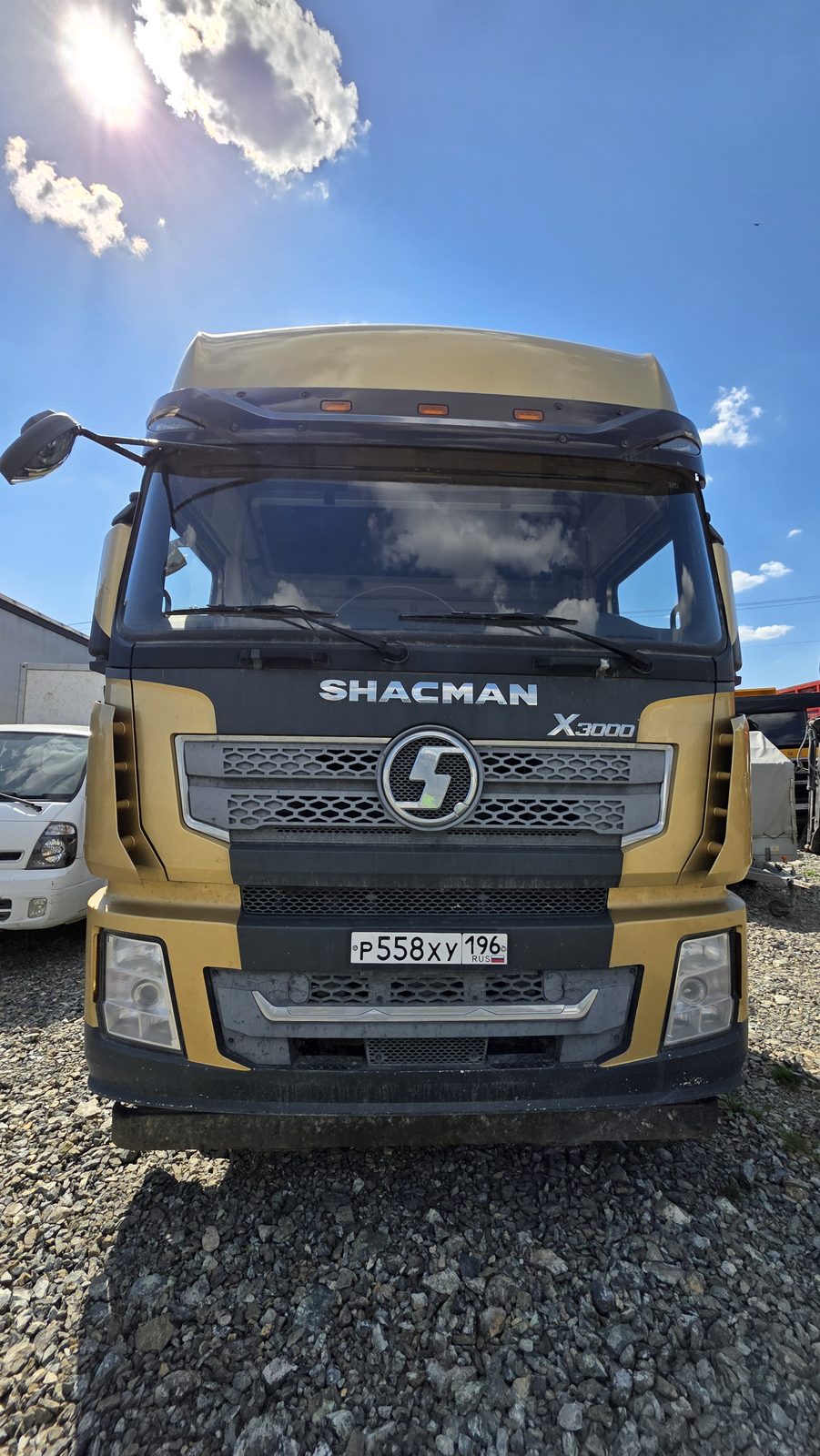 Shacman SX* 6x4 Седельный тягач