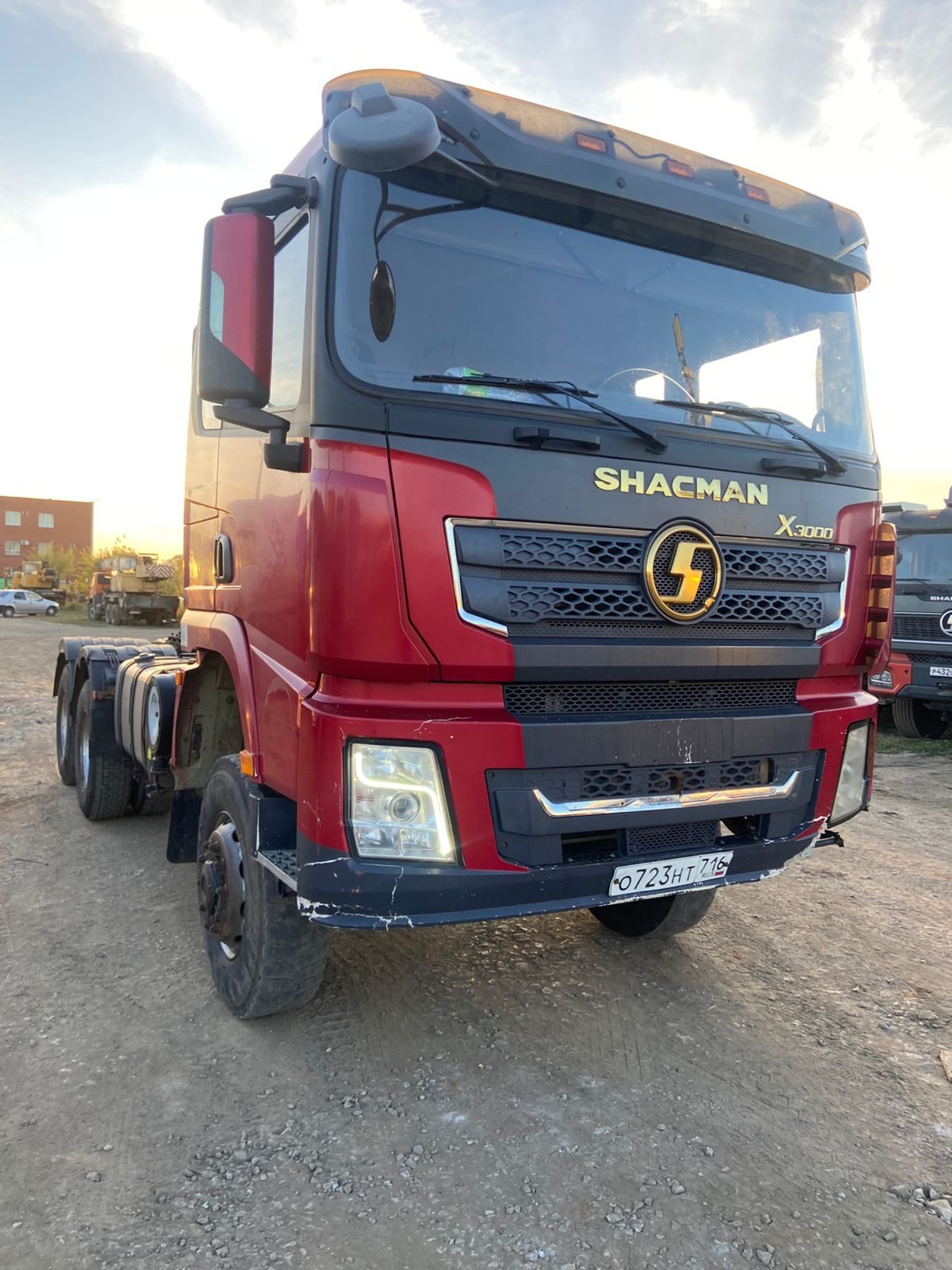 Shacman SX* 6x6 Седельный тягач