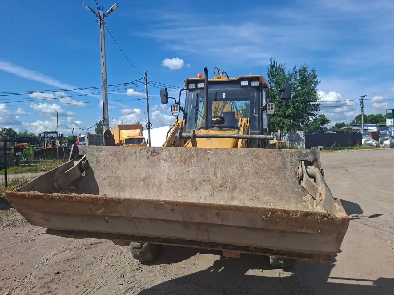 Lovol FLB468 Экскаватор-погрузчик