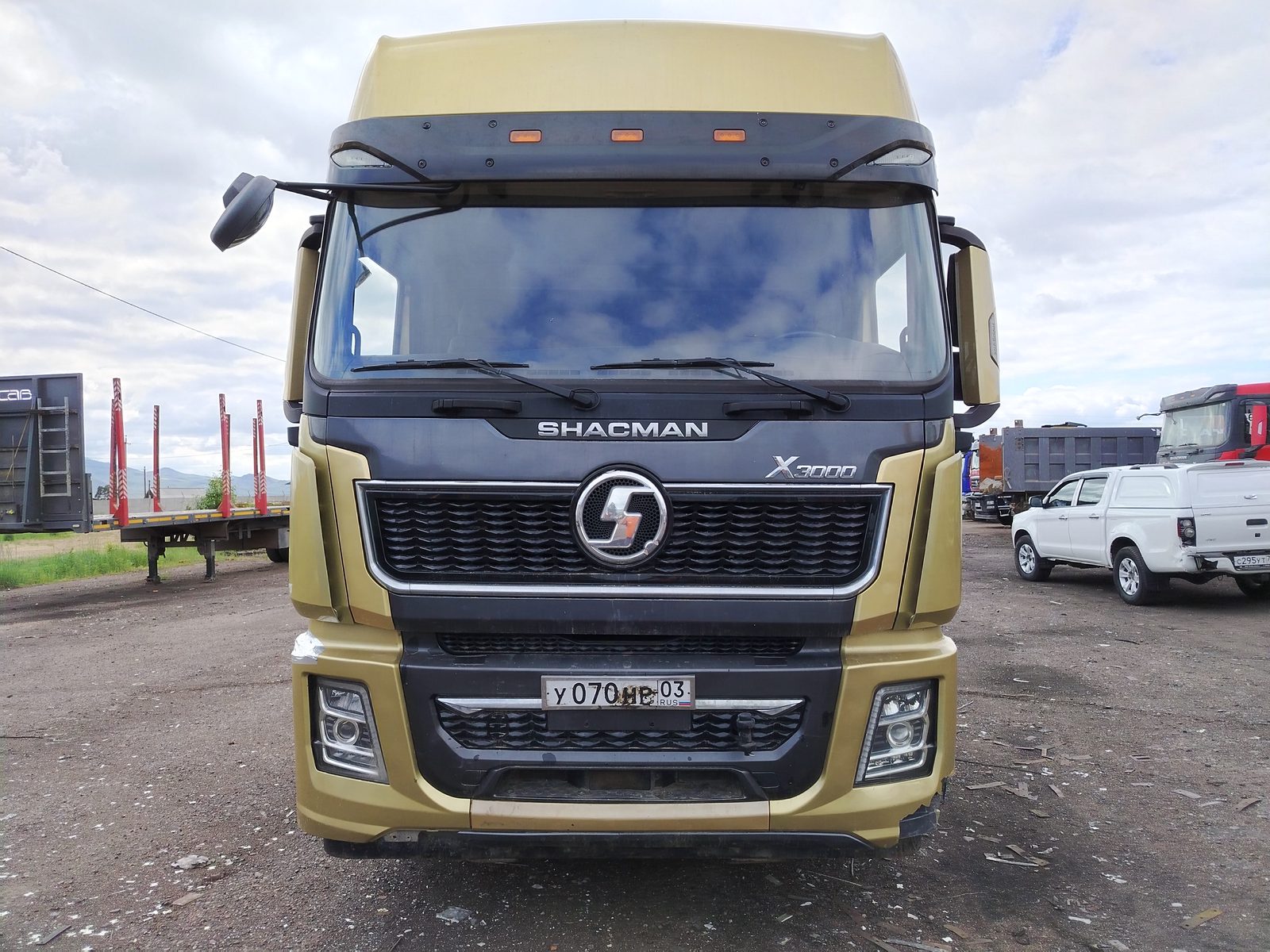 Shacman SX* 6x4 Седельный тягач