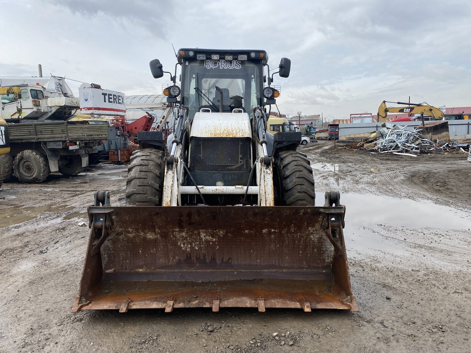Borus BR-825 Экскаватор-погрузчик