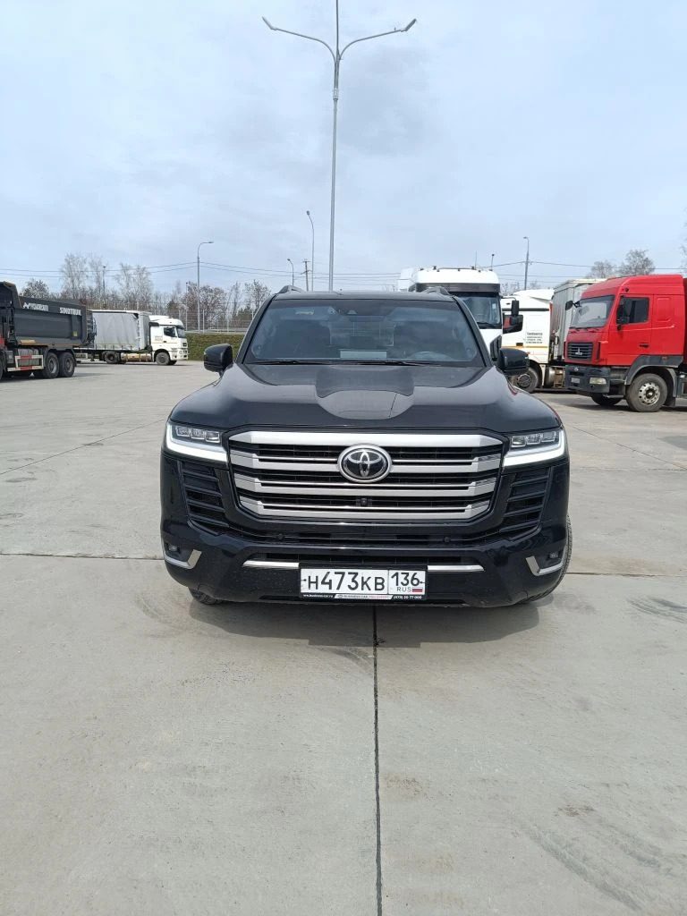 Toyota LAND CRUISER 300