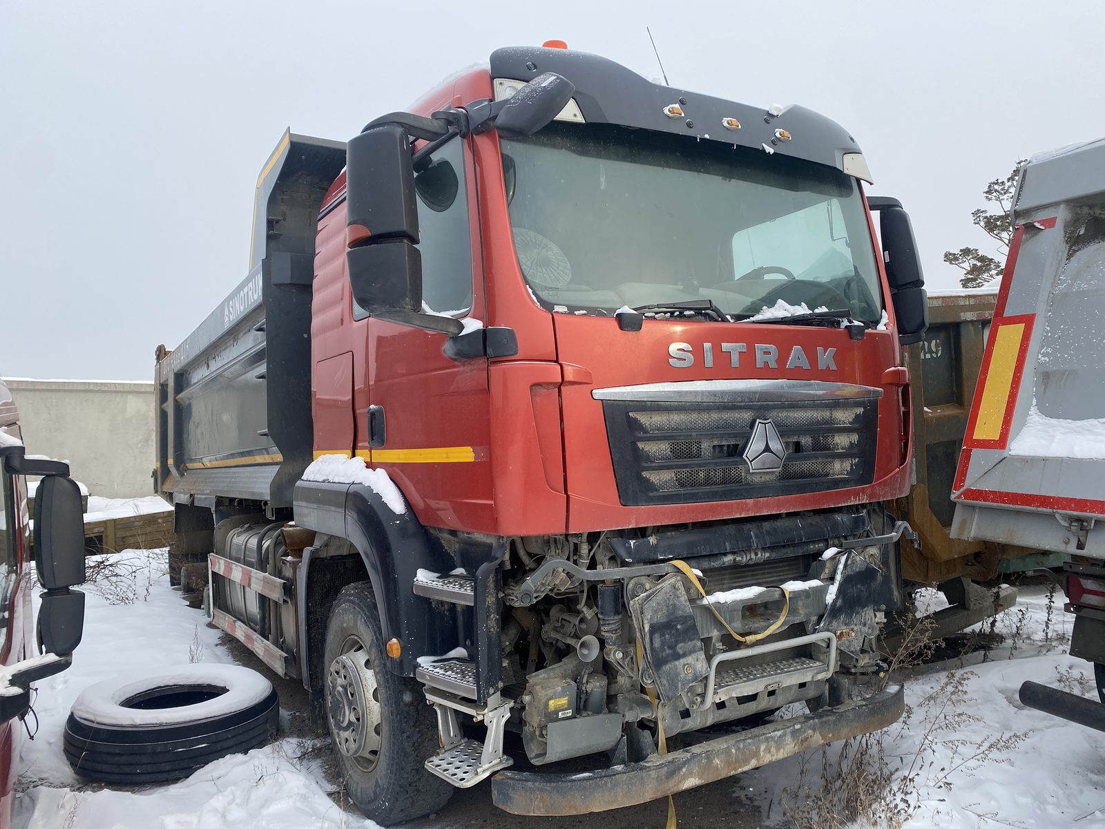 SITRAK C7H 6x4 Самосвал
