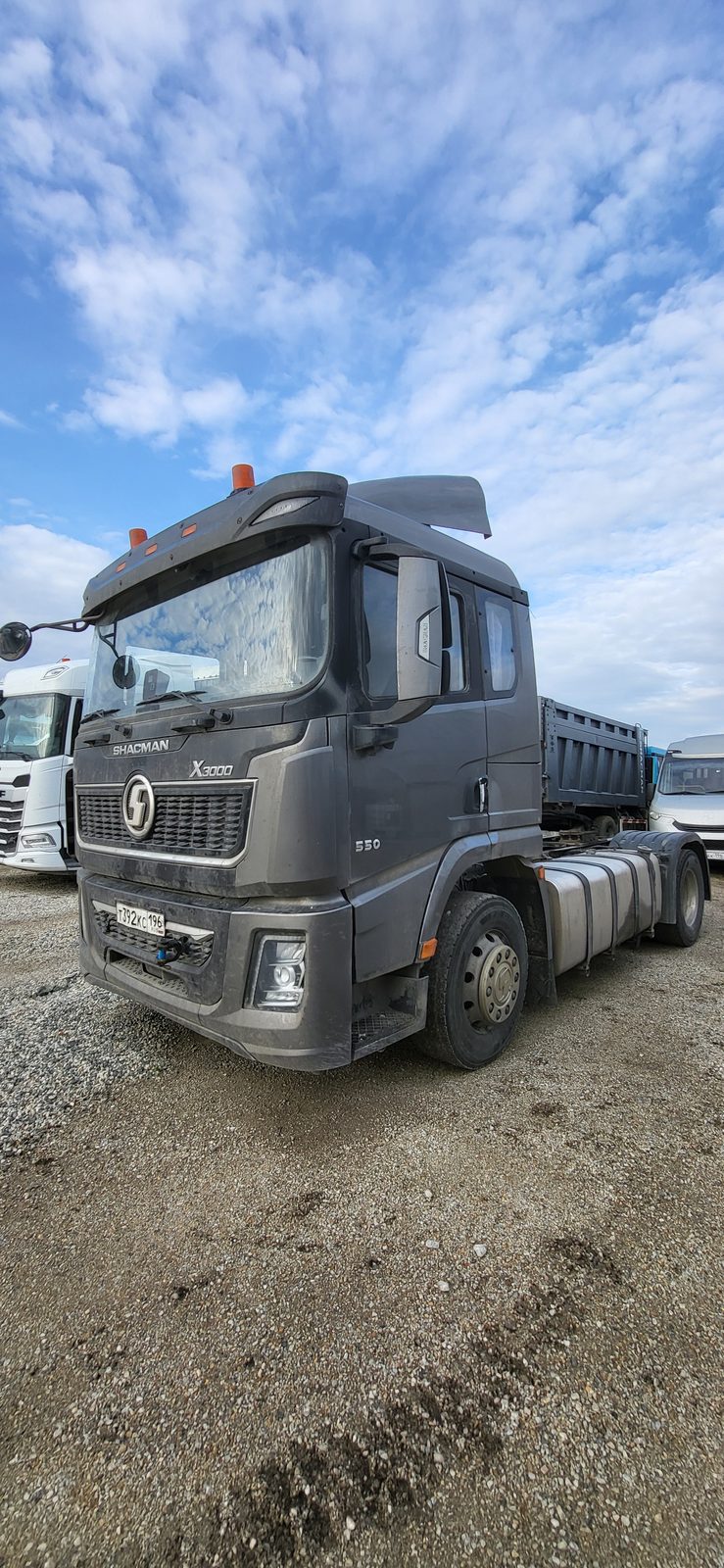 Shacman SX* 4x2 Седельный тягач
