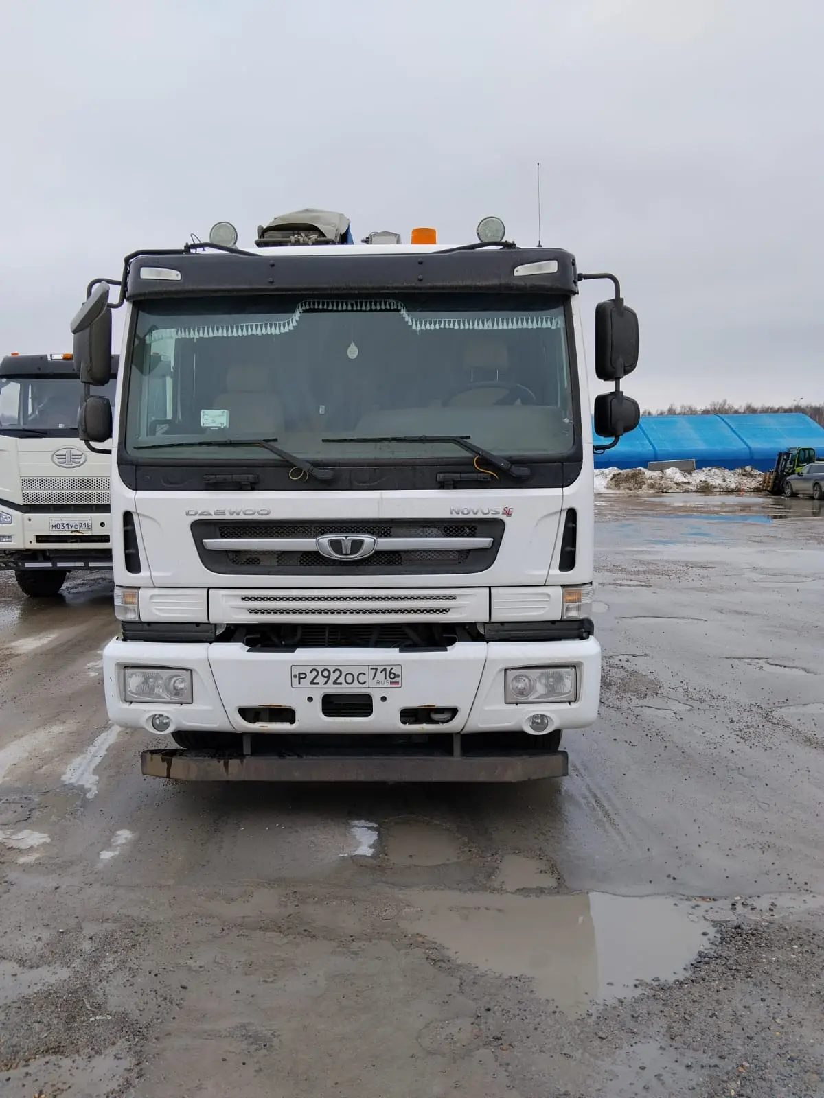 Daewoo NOVUS 6x4 Эвакуатор с КМУ