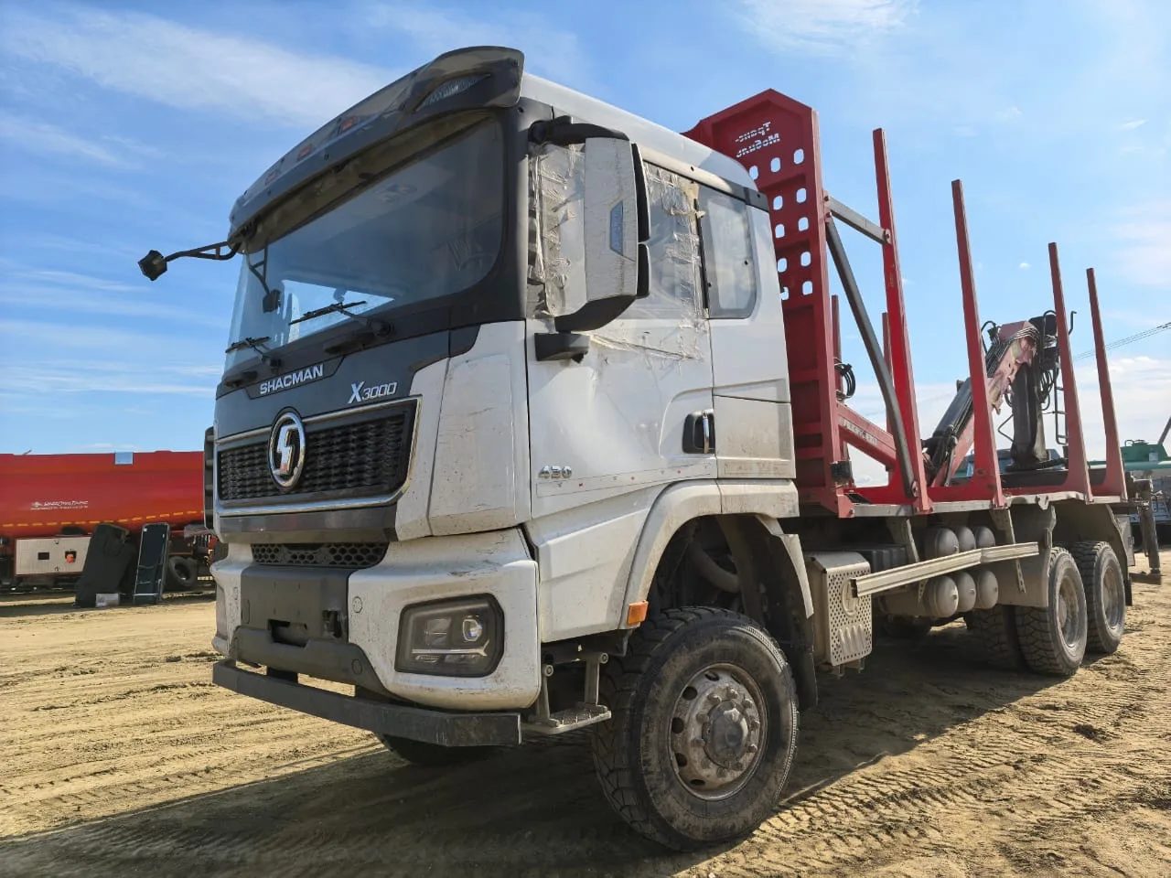 Shacman SX* 6x6 Сортиментовоз с КМУ