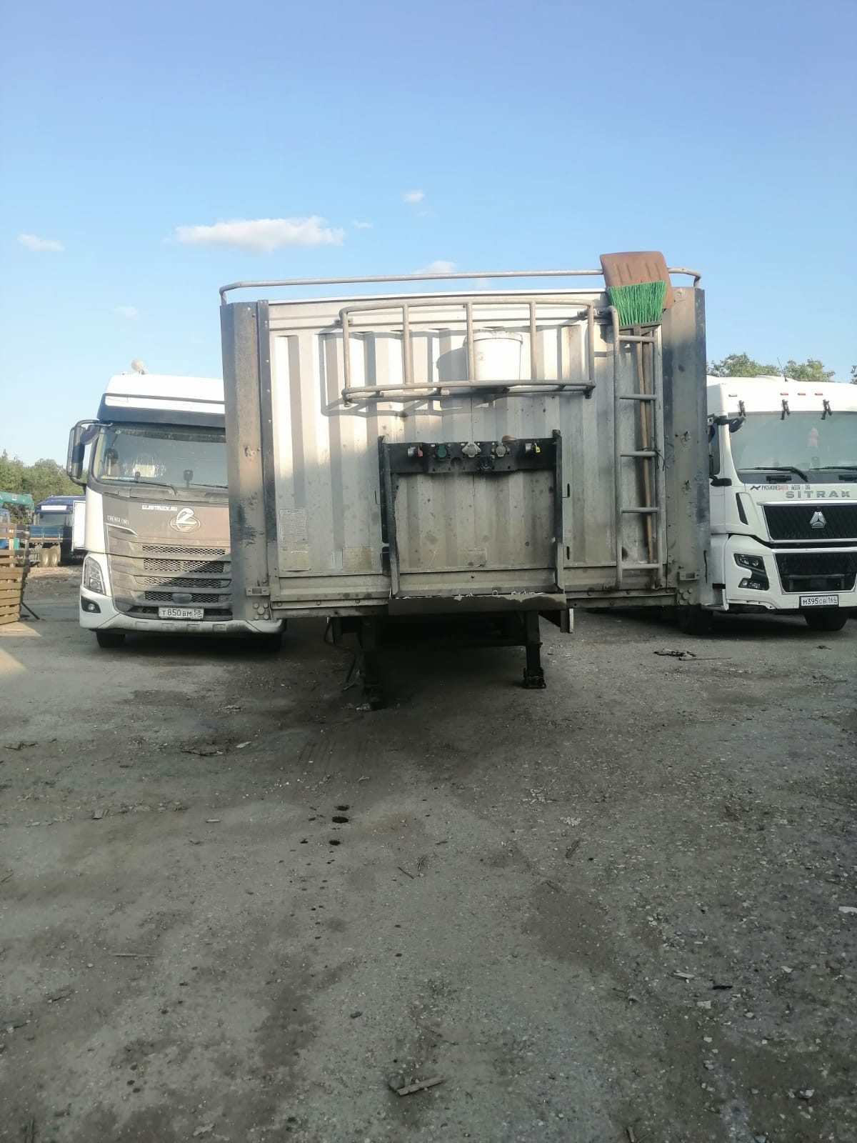MAN S Полуприцеп бортовой