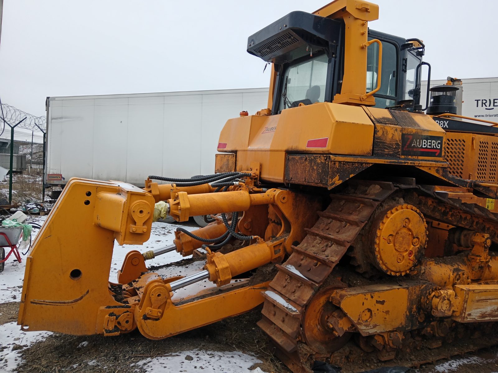 Zauberg B8 Бульдозер
