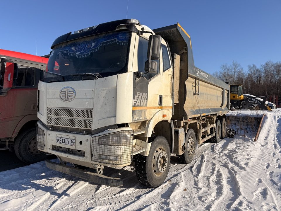FAW J6 8x4 Самосвал