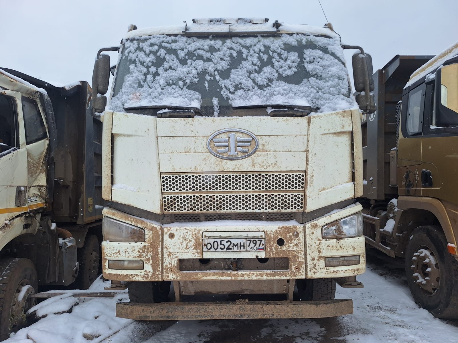 Автомастер 6589* на шасси FAW CA 3310 8x4 Самосвал