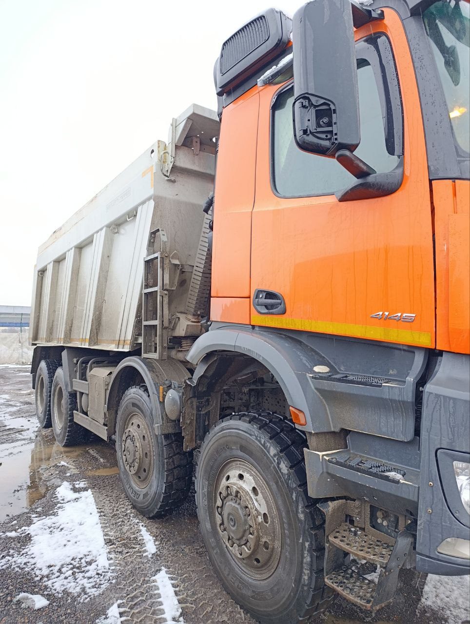 Mercedes-Benz Arocs 8x8 Самосвал