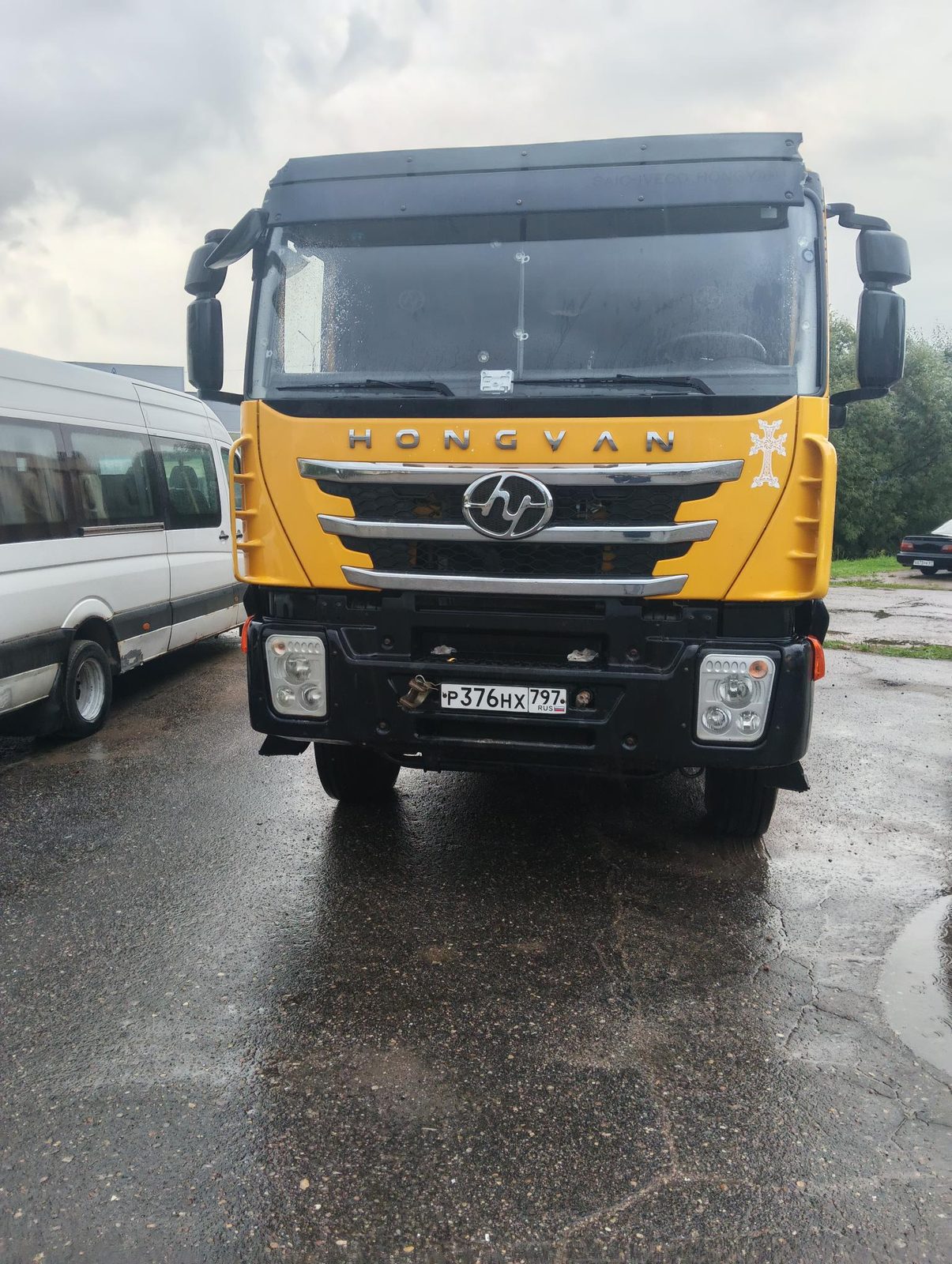 Hongyan 908 6x4 Самосвал