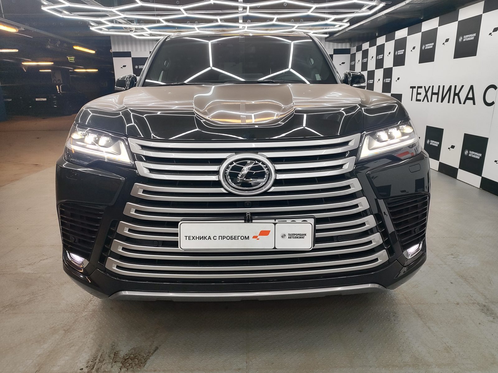 Lexus LX600