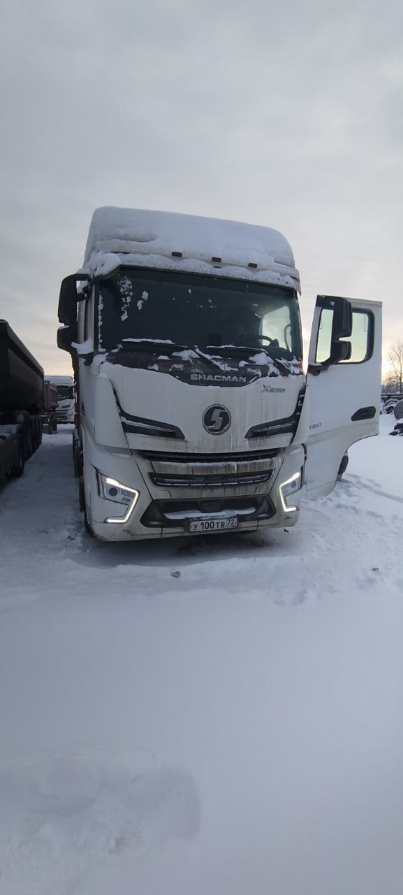 Shacman SX* 4x2 Седельный тягач