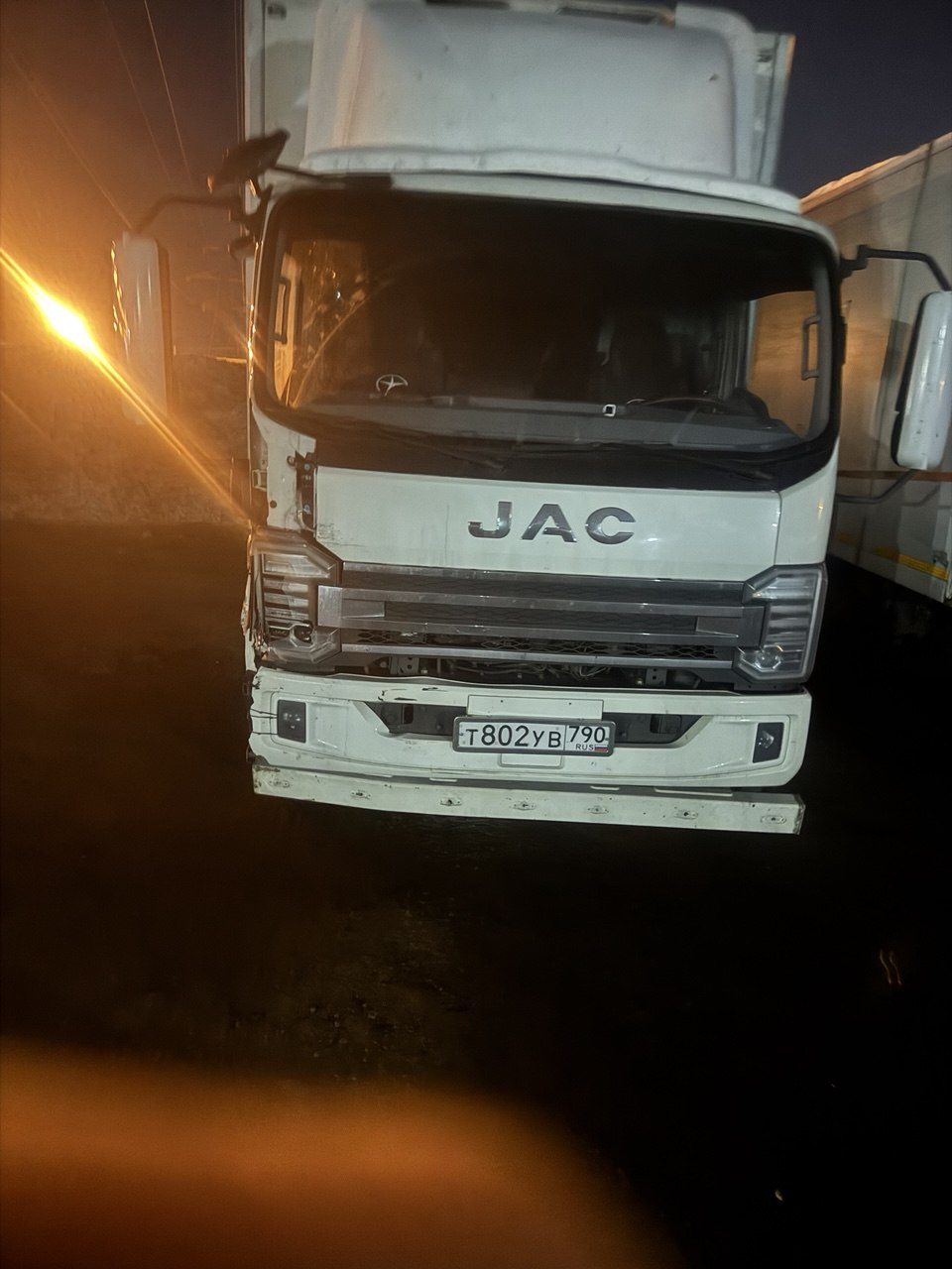 JAC N120 Изотермический/рефрижератор с гидробортом