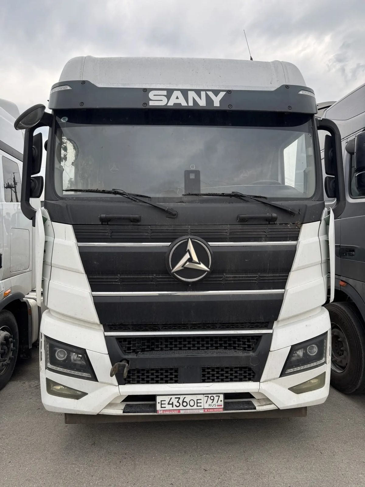 Sany D* 4x2 Седельный тягач
