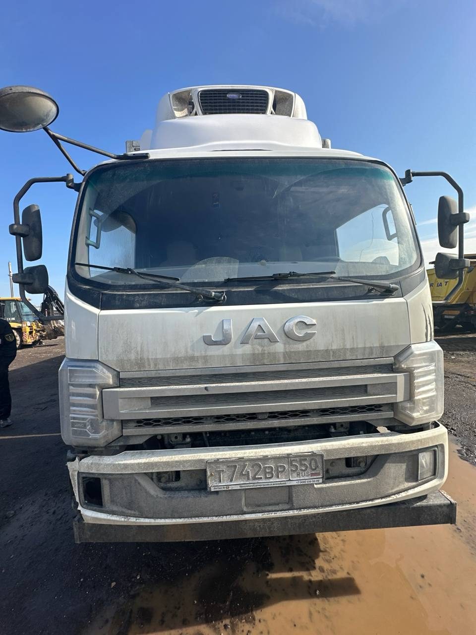 JAC N120 Изотермический/рефрижератор с гидробортом