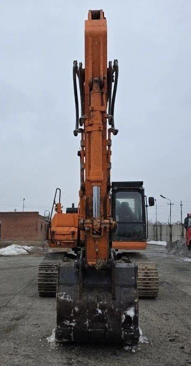 PB PB330* Экскаватор