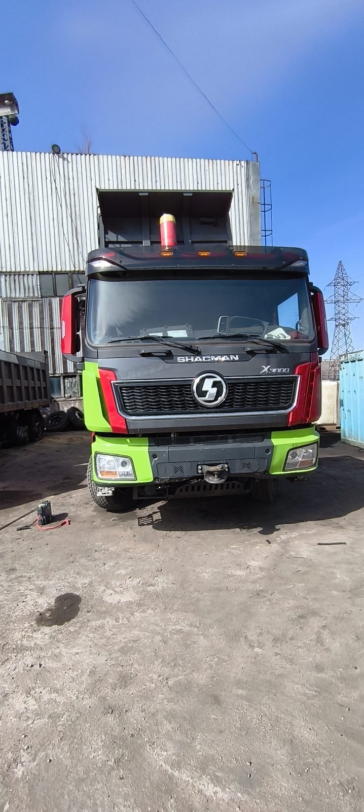 Shacman SX* 8x4 Самосвал