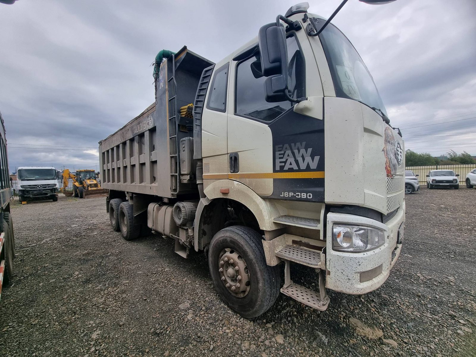FAW J6 6x4 Самосвал