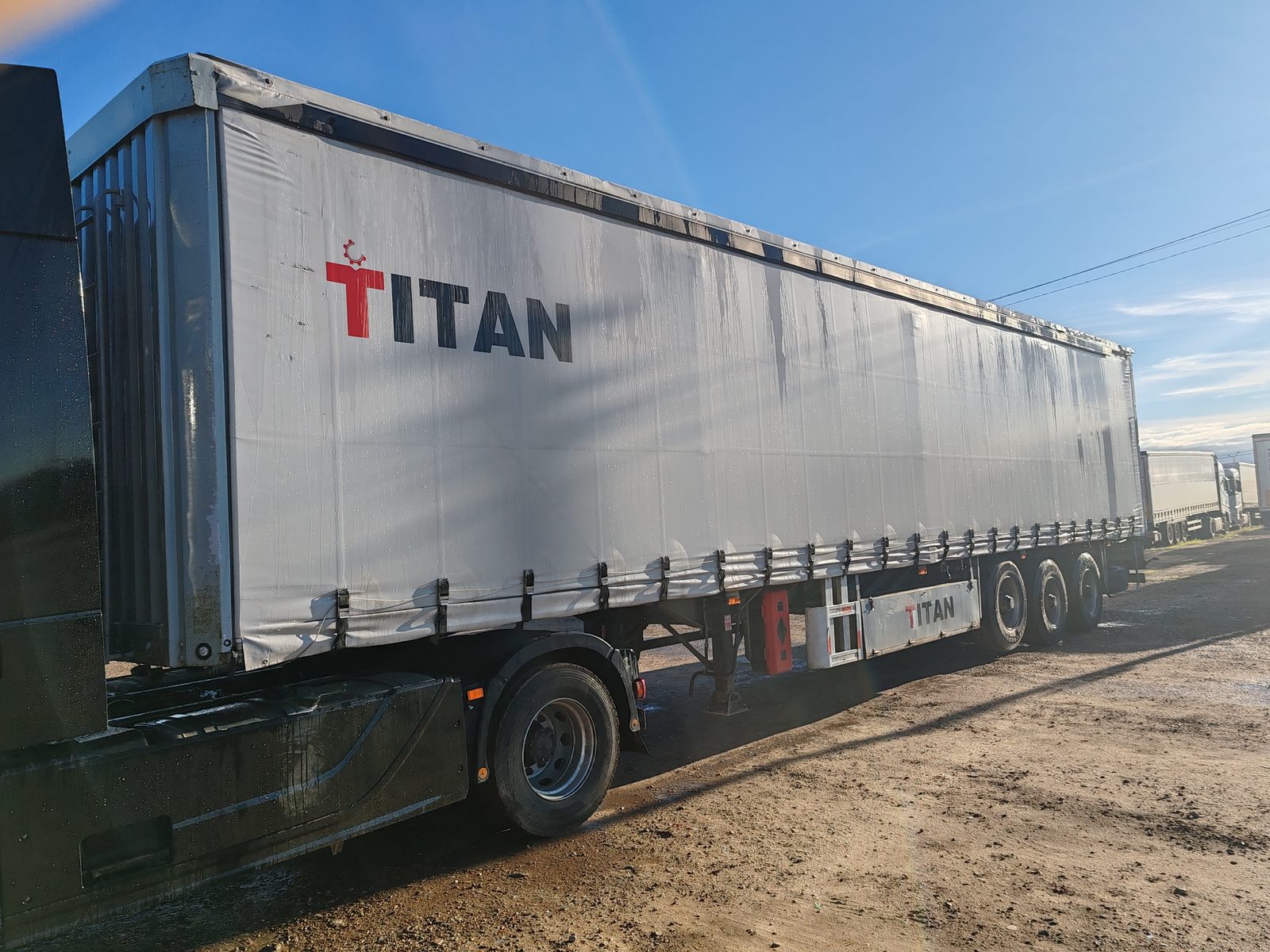 TITAN LC9411* Полуприцеп шторный