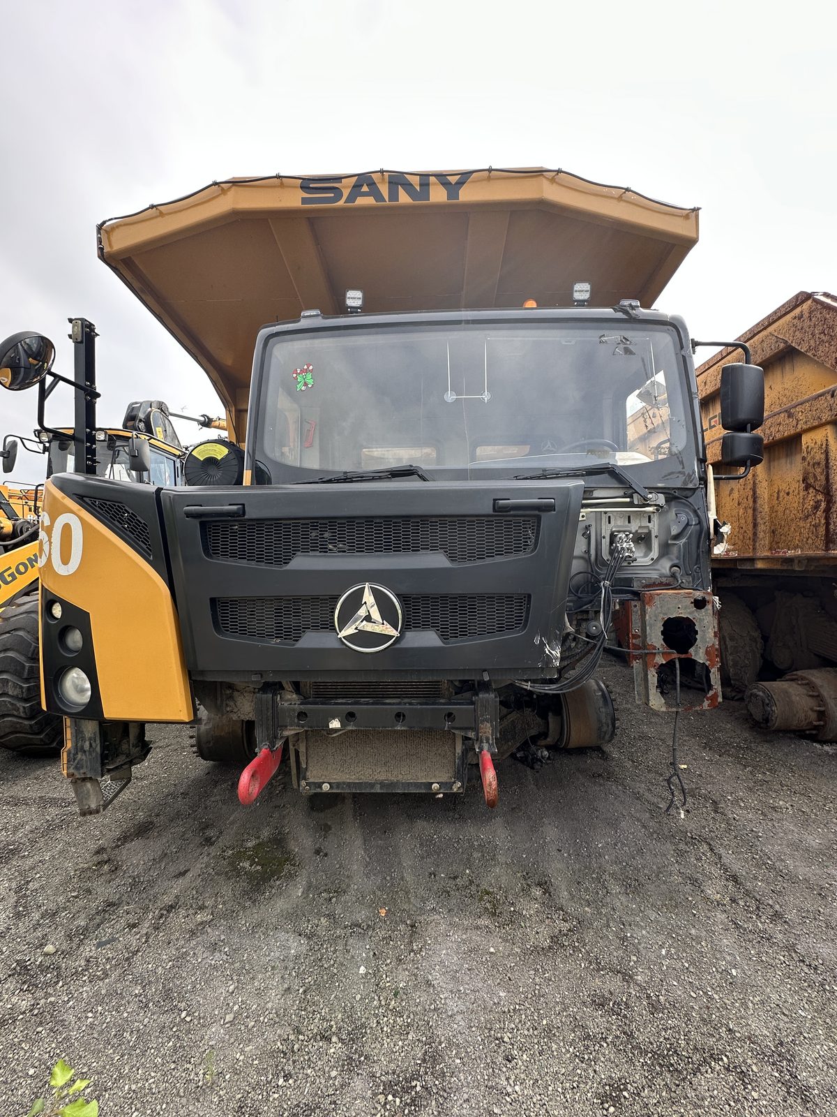 Sany SKT105S 6x4 Карьерный самосвал