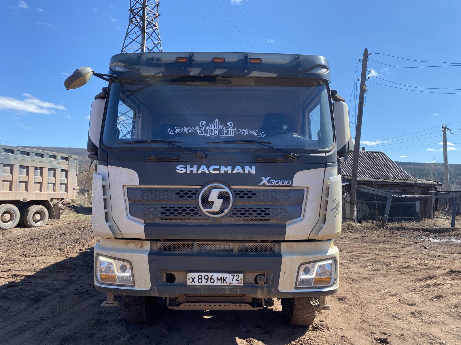 Shacman SX* 6x6 Самосвал