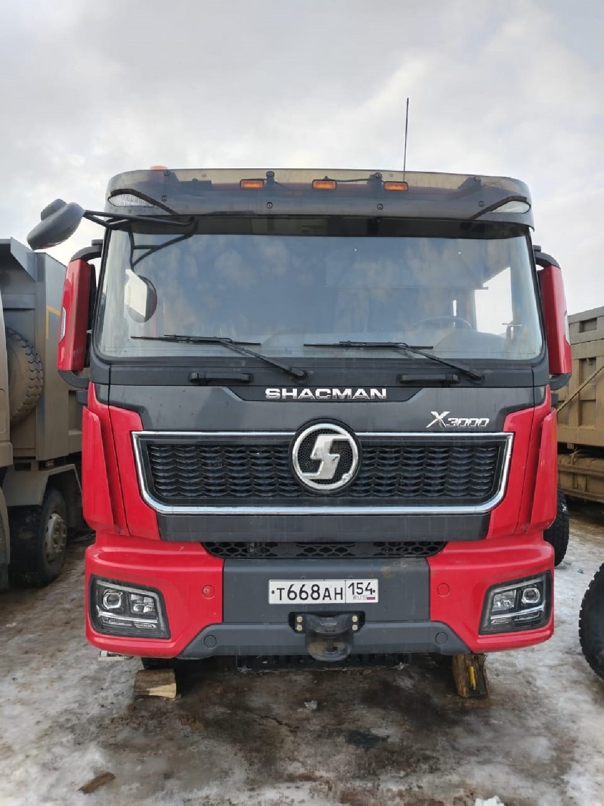 Shacman SX* 8x4 Самосвал