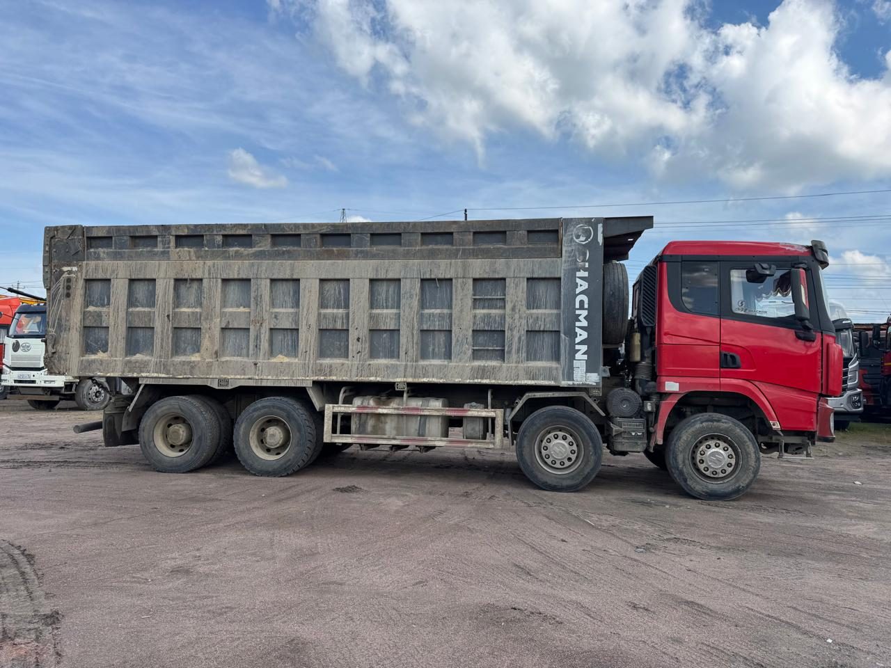 Shacman SX* 6x4 Самосвал