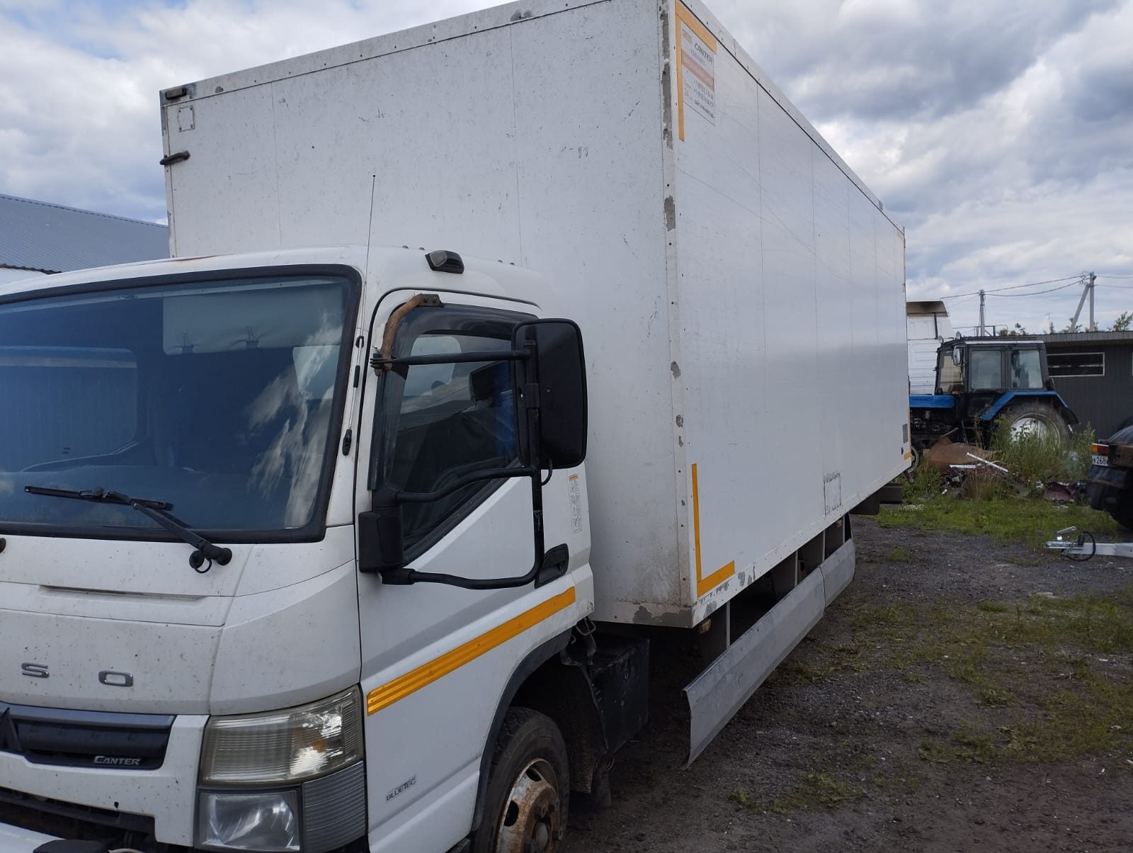 Рефавто 1757* на шасси Mitsubishi FUSO Canter Промтоварный
