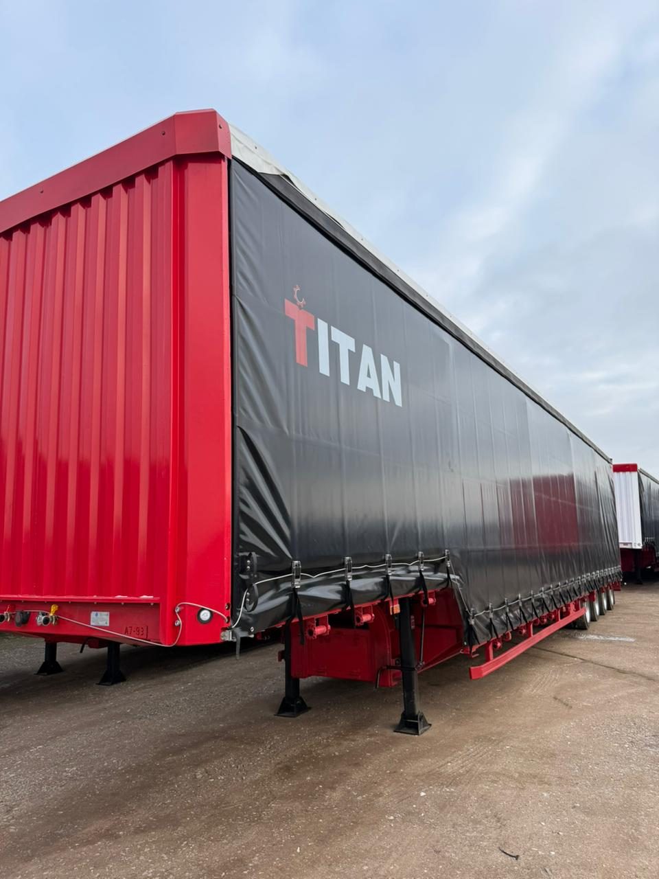 ЭВЭН TITAN226* Полуприцеп шторный