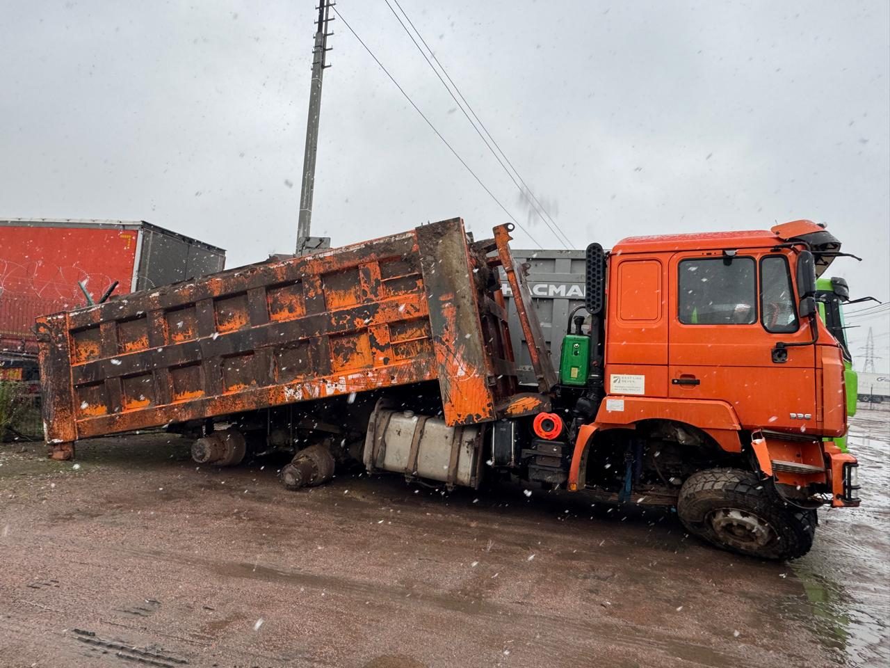 Shacman SX* 6x4 Самосвал