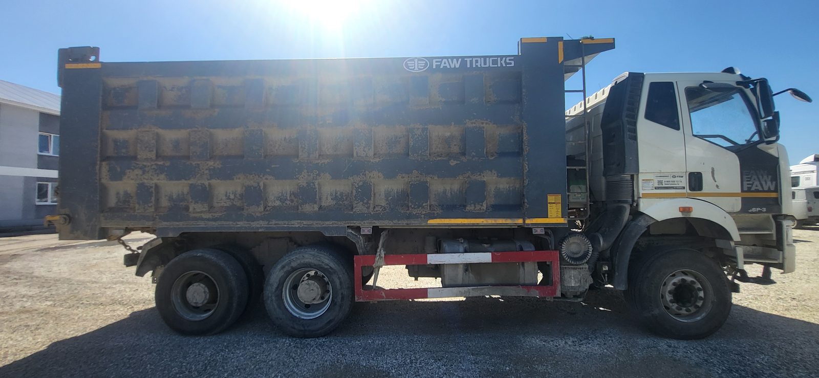 FAW J6 8x4 Самосвал