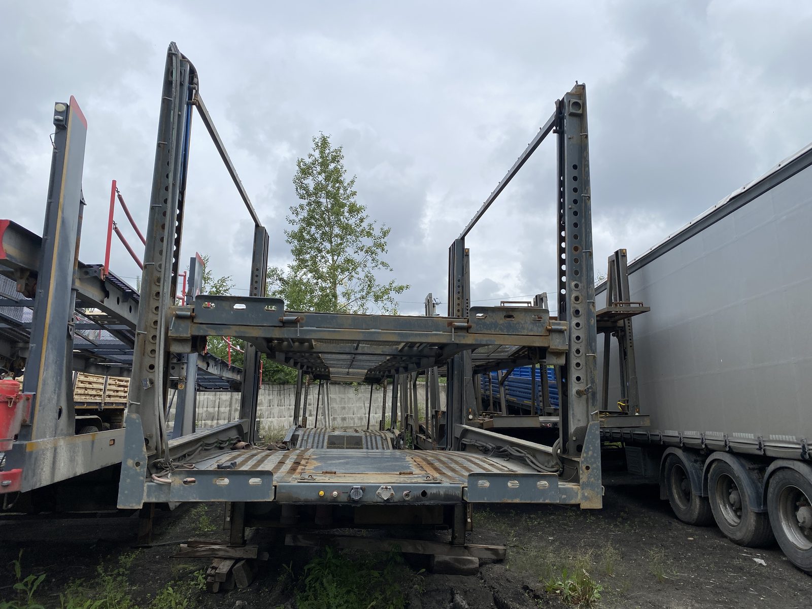 LU TXC9* Полуприцеп автовоз