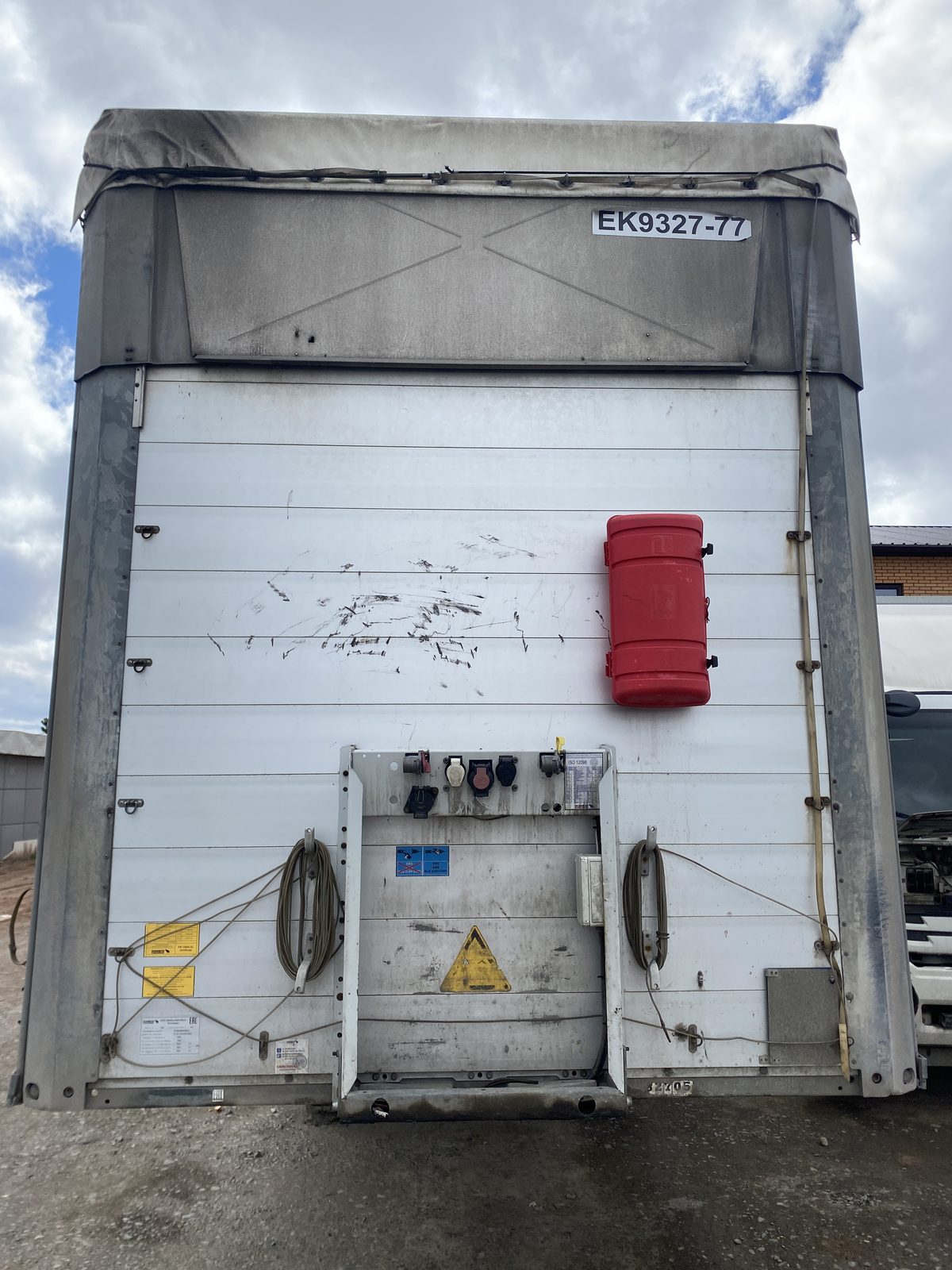 Schmitz 9084 Полуприцеп шторный