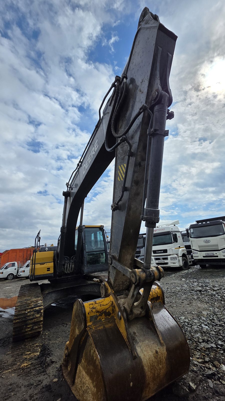 John E260 Экскаватор