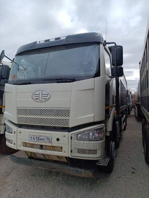 FAW J6
