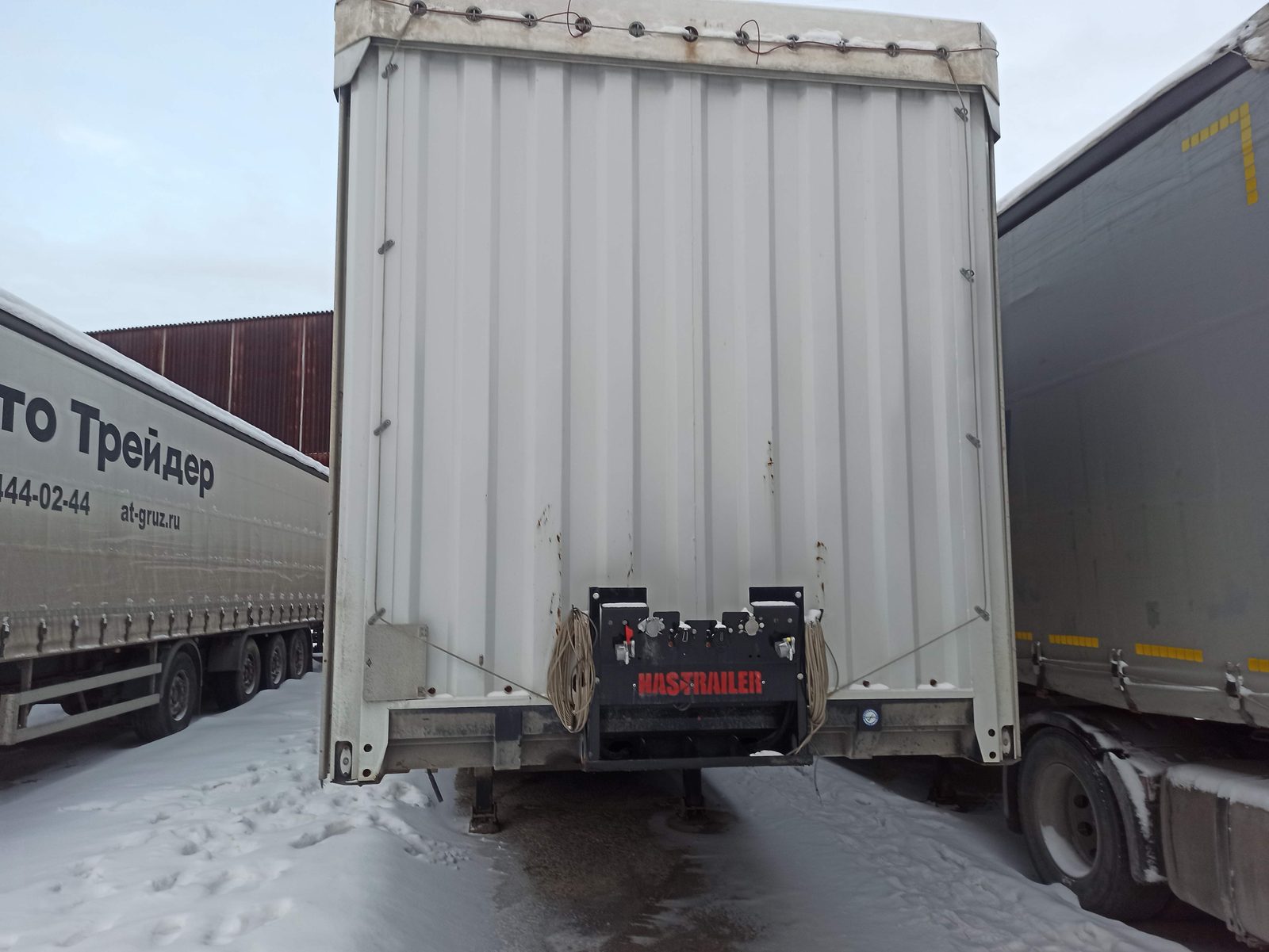 Hastrailer HASLINER Полуприцеп шторный 3 оси