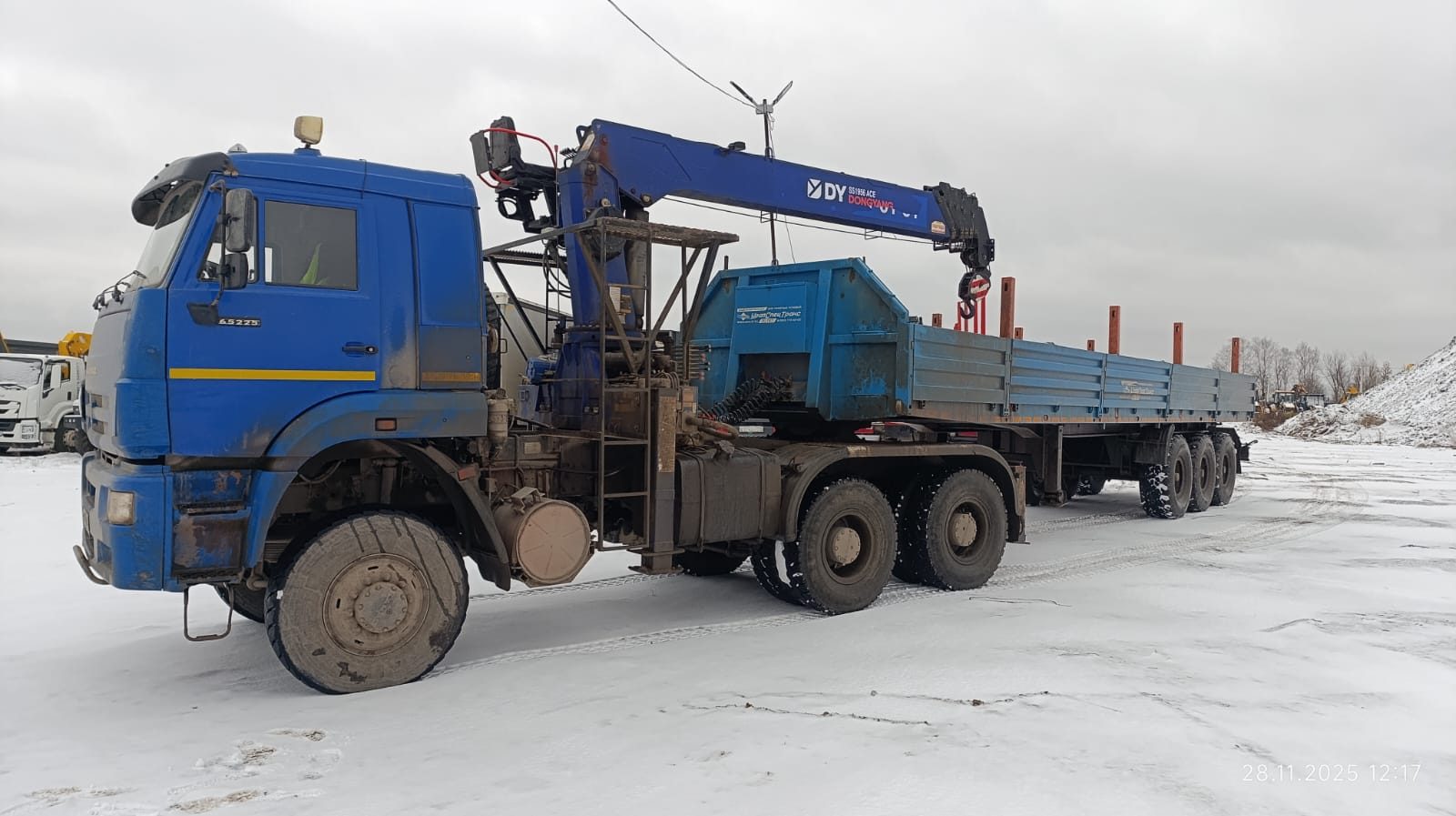 Феникс 7806* на шасси КамАЗ 65225 6x6 Седельный тягач с КМУ