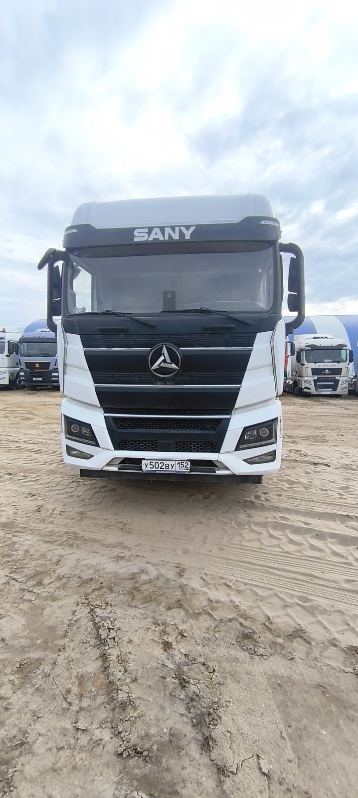 Sany D* 4x2 Седельный тягач