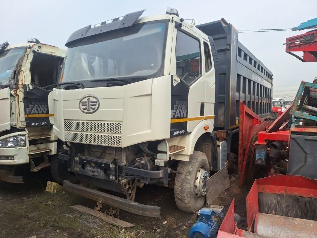 FAW J6