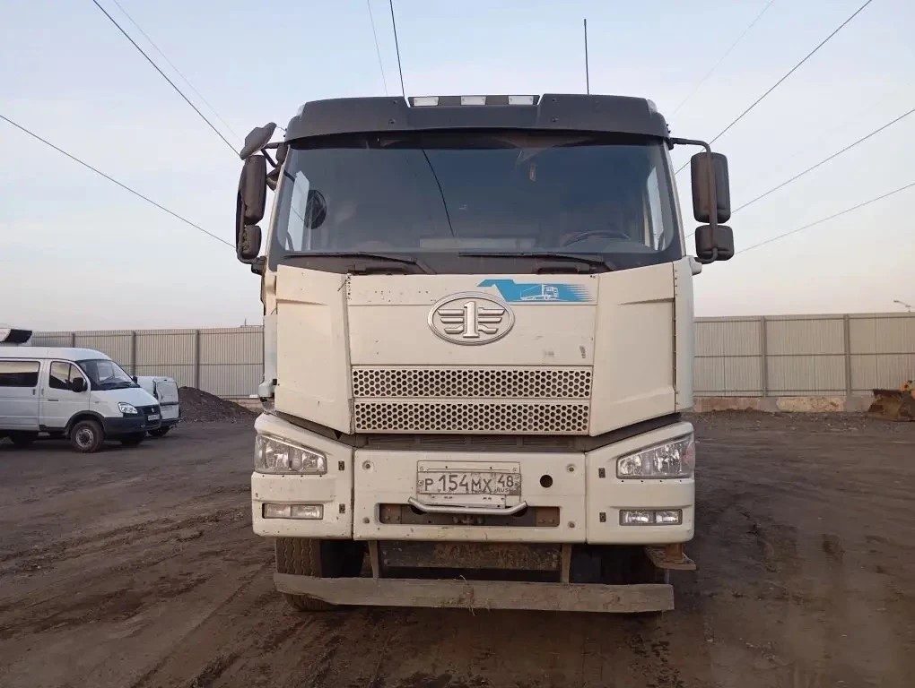 FAW J6 8x4 Самосвал