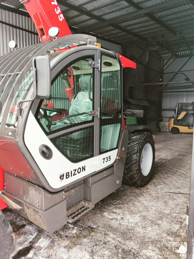 BIZON 735 Телескопический погрузчик