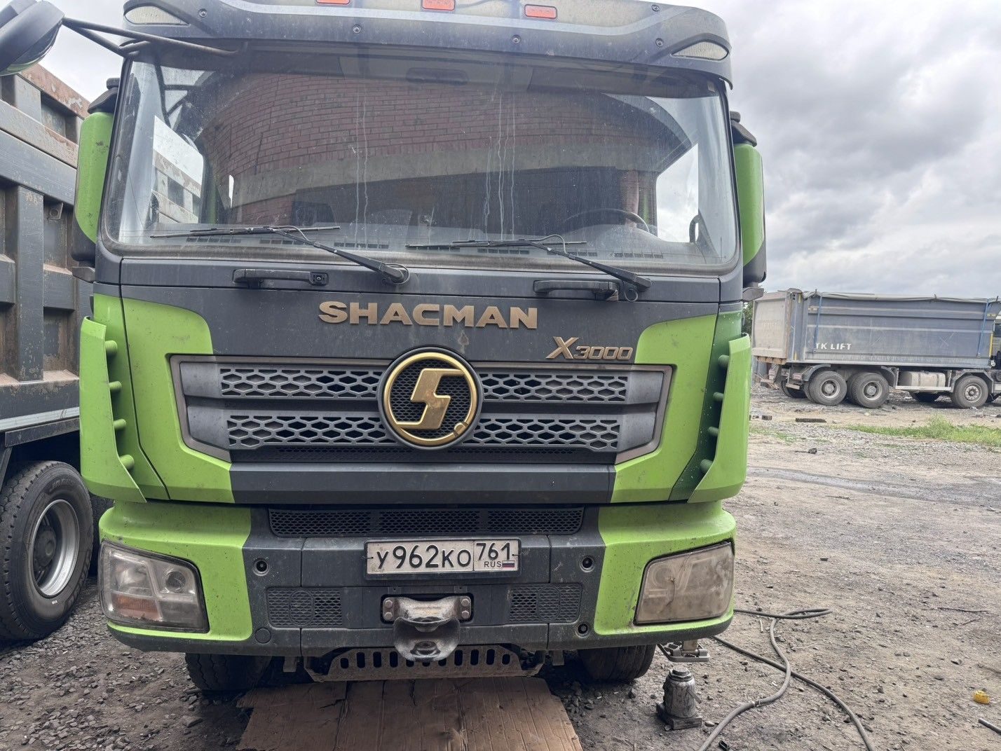Shacman SX33186V366