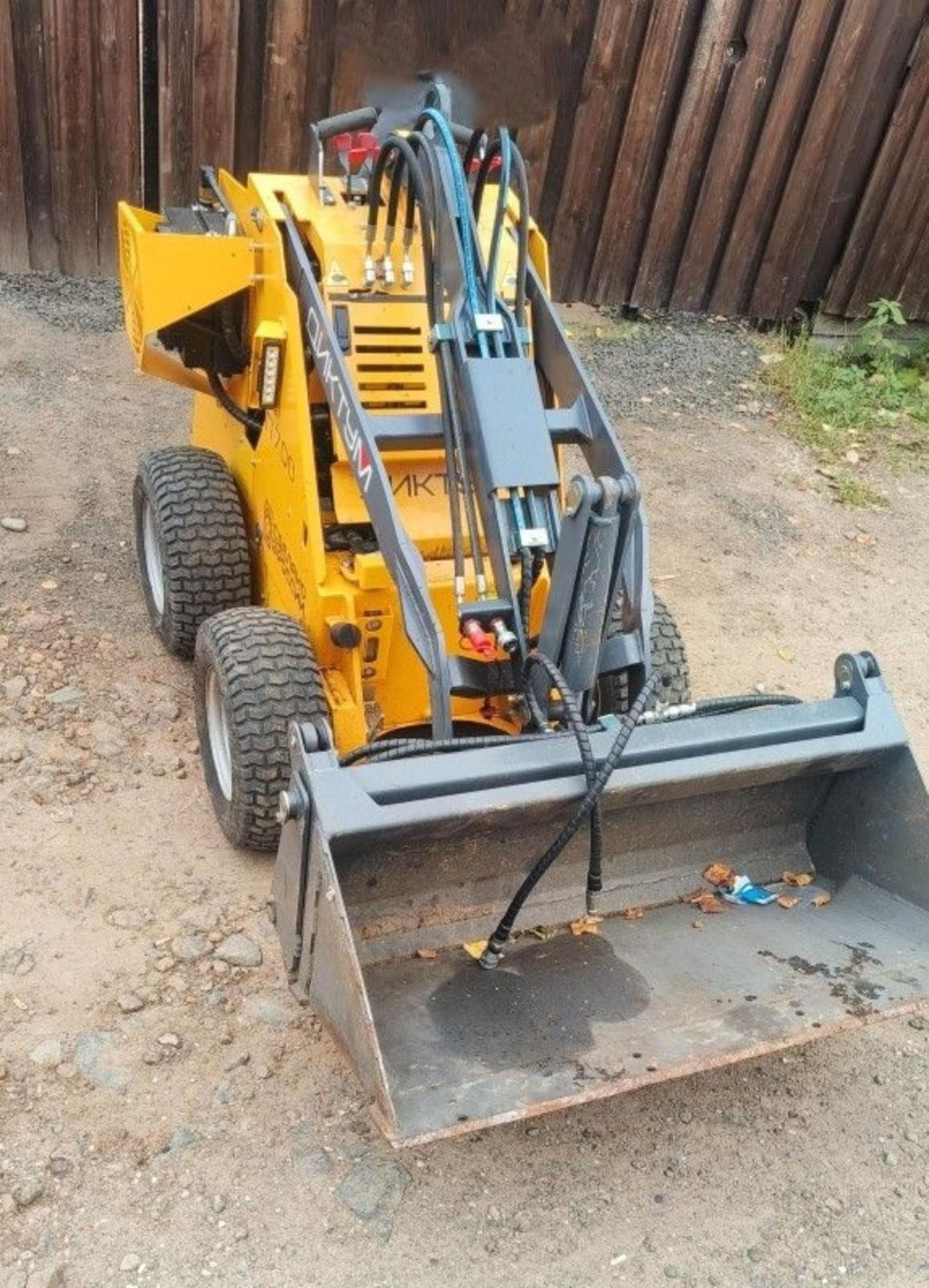 Diktum G700