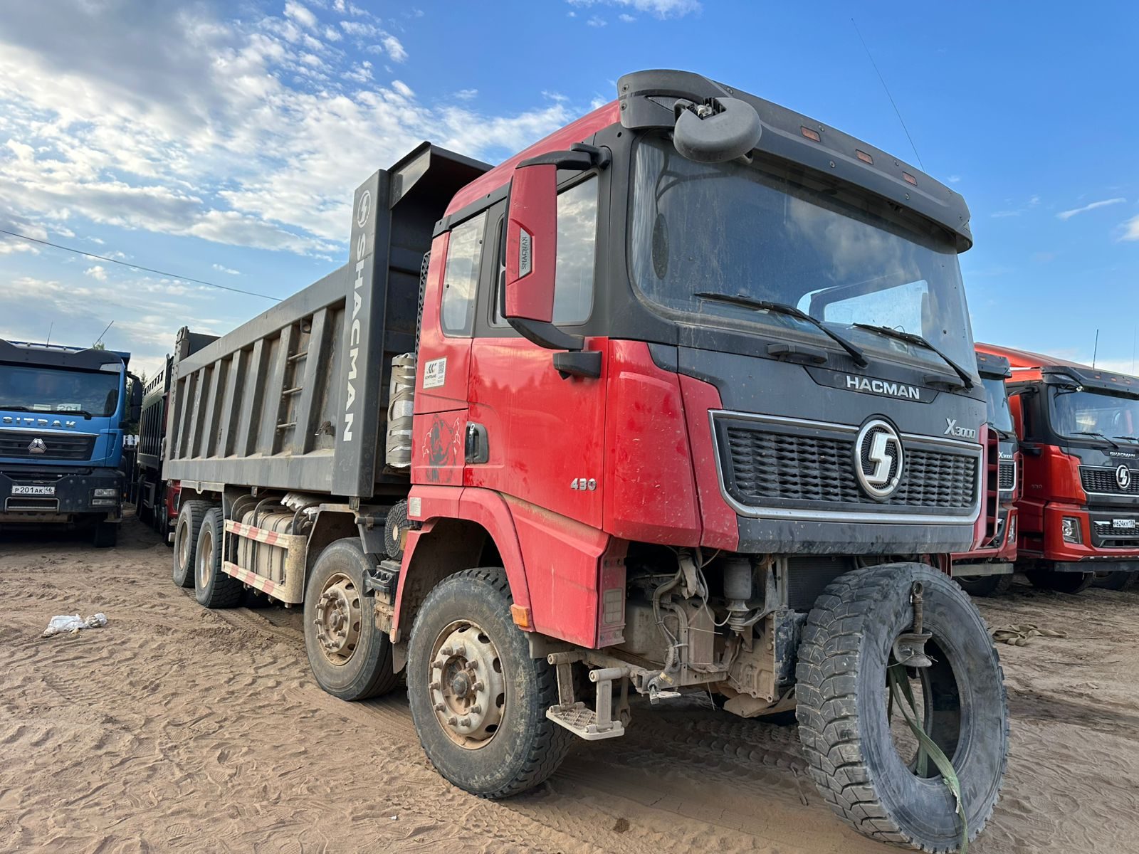 Shacman SX* 8x4 Самосвал