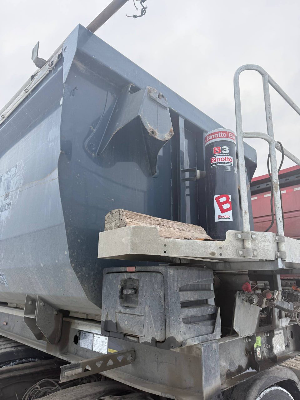 Grunwald 9453 Полуприцеп самосвальный