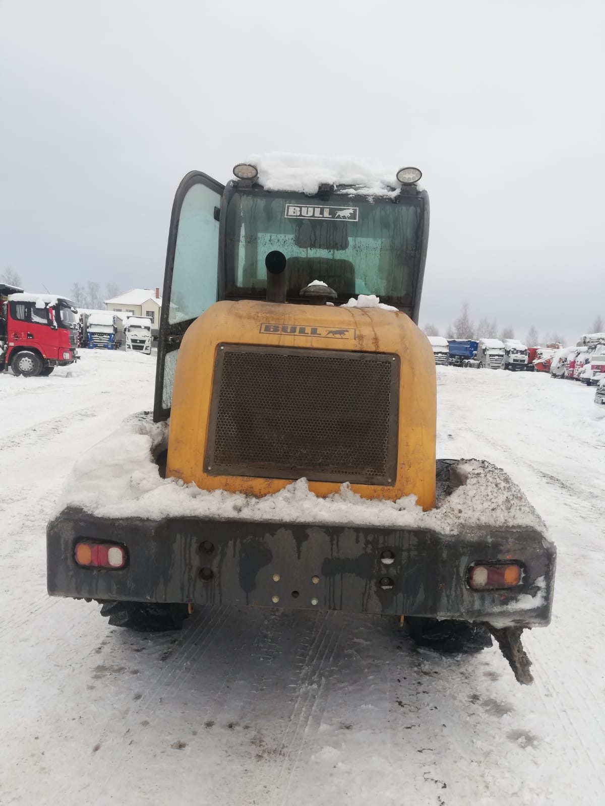 Bull SL220 Фронтальный погрузчик