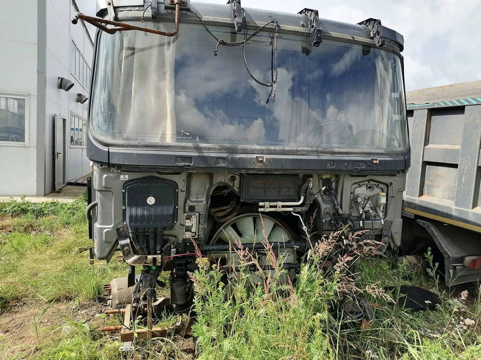 Shacman SX* 8x4 Самосвал