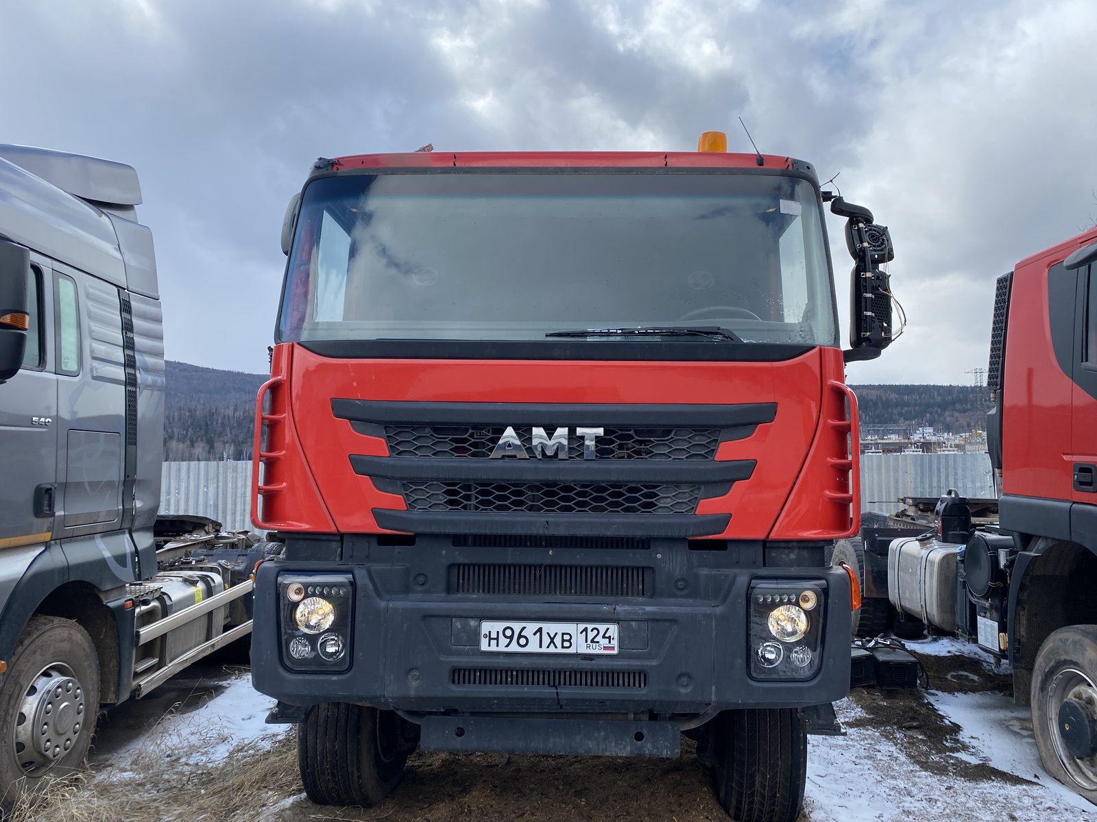 AMT 6329* 6x6 Седельный тягач с КМУ